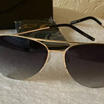 Privé: Gold Tone “The Ace” Aviator Sunglasses Photo 0