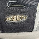 Keen  7.5 Black grey Waterproof  Hiking Flats Sandals close toe Photo 3