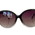 Jessica Simpson NWOT Oval Sunglasses with Iconic Logo Temple Photo 1