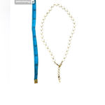 Monet Vintage white and gold beaded costume necklace signed Photo 3