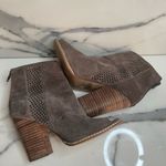 Gianni Bini | Women's Brown Leather Laser Cut Peep Toe Block Heel Boots Sz 7 Photo 4