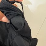 Vuori  Midset Sports Bra Black Size L | Criss Cross Back Athletic Yoga Bra Photo 3
