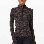 Lululemon Run Briskly 1/2 zip shirt Photo 0