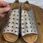 Women's Comfortiva Silver Perforated Slingback Sandals 7.5W Size 7.5 Photo 0