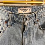 Abercrombie & Fitch Curve Love High Rise 90s Relaxed Jeans Photo 3