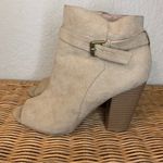 Penny Loves Kenny  Women's Ankle Boots Size 7.5 Tan Cut Out Heel Photo 5