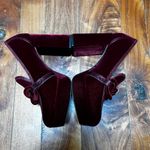 Vince Camuto  Gathie platform loafer clog in red velvet with chunky chain 8.5 Photo 5