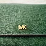 Michael Kors  Mott Moss Green Leather Phone Crossbody Bag Photo 2