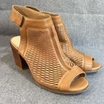 Vince Camuto  Womens Lavette Sandal Size 9M Cognac Tan Leather Slingback Heel Photo 1