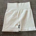 Amazon Beige OQQ biker shorts Photo 2