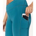 Lululemon Ready To Race Crop 21" in Deep Cove Size 8 Photo 3