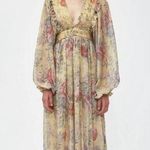 Farrow Yellow V Photo 0