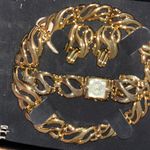 Gold Women's Watch and Bracelet Set Photo 5