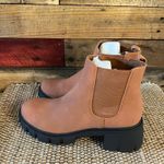 Shoe Republic LA  Brown Platform Boots Size‎ 7.5 Photo 2