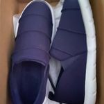 Isotoner Shoes Photo 2