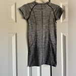 Lululemon  athletica Swiftly Tech Short Sleeve Ombré -Size 2 Photo 6