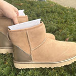 NWT  Authentic mini shine boots / uggs / Ugg​ Photo 0