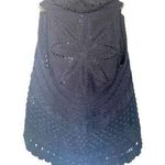 Romeo + Juliet Couture knit and croche sweater vest black size Medium EUC Photo 2