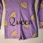 “Queen” Onesie Long Sleeve Pajamas Shorts Size Small Lavender Multiple Photo 2
