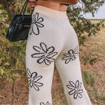 Cream and Black Flower Sketch Knit Sweater Pants Size undefined Photo 0