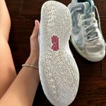 Nike Kyrie 1 world 1 person Photo 3