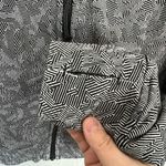 Lululemon *RARE* Scuba Full Zip Hoodie “SeaWheeze” size 8 in white and black Photo 10