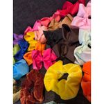 Hair Accessories Lot: Bows, Scrunchies & Velvet Headband with Marble Makeup‎ Bag Photo 5