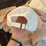 Nike White hat Photo 3