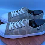 Billabong Brand new sneakers women’s size 10 Photo 2