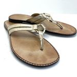 Lilly Pulitzer Women’s McKim Gold Leather Flat Thong Slip On Sandals Size 8 Photo 3