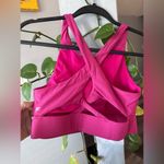 Fabletics  Bra & Leggings in Barbie Pink
Top- Med 
Bottoms-Small Photo 1