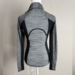 Athleta  Momentum Gray Black Athletic Workout Quarter Zip Jacket Women’s XXS Yoga Photo 4