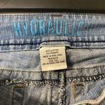 Hydraulic Womens Juniors  Cut-Off Denim Jean Shorts Medium Wash Size‎ 7/8 Photo 2