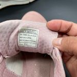 Skechers Pink Sneakers with Low-Top Design and Minimalist Style Photo 4