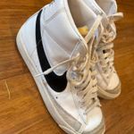 Nike  shoes  Photo 0