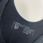 Hooters  tank Photo 2