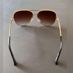 Quay Australia QUAY Aviator Women’s Sunglasses Gold Frame EUC Photo 4