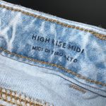 Universal Threads Light Wash Denim High Rise Midi Shorts Photo 4