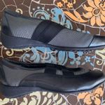 Munro Black & Grey Strap Walking Shoes Sz. 6.5 Photo 0