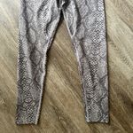 Balance Athletica Ascend Leggings in Boa Photo 7