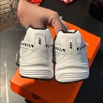 Nike NWT Women's INITIATOR White and Black Athletic Shoes Photo 4