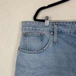 Madewell Woman's Sz 35 Relaxed Denim Shorts in Dunwoody Wash High Waisted Photo 2