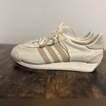 Adidas  Women’s Country OG Sneakers Original Shoes Off White/Wonder Taupe 9 Photo 1