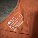 FIGS  Scrub Top Women’s One-Pocket Photo 2