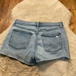 Gap  Shorts 3"‎ Inseam Size 29 Denim Raw Hem Light Distressed Womens Light Wash Photo 4