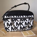 Michael Kors Purse Photo 0