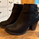 Candie's Candie’s Black Booties w/ Brown Heel & Back Detail. Size 7. Photo 0