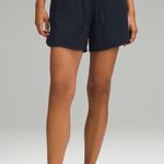 Lululemon  License to Train Shorts High-Rise 4" Photo 0