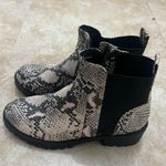 Universal Threads Target boots Photo 3