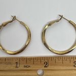 Y2K Gold Tone Hoop Earrings Women's Jewelry Classic Everyday Minimalist Style Photo 1
